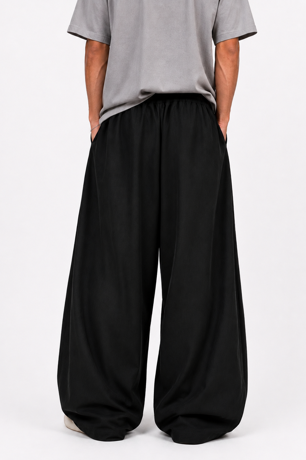 Noir Flow Sweatpants